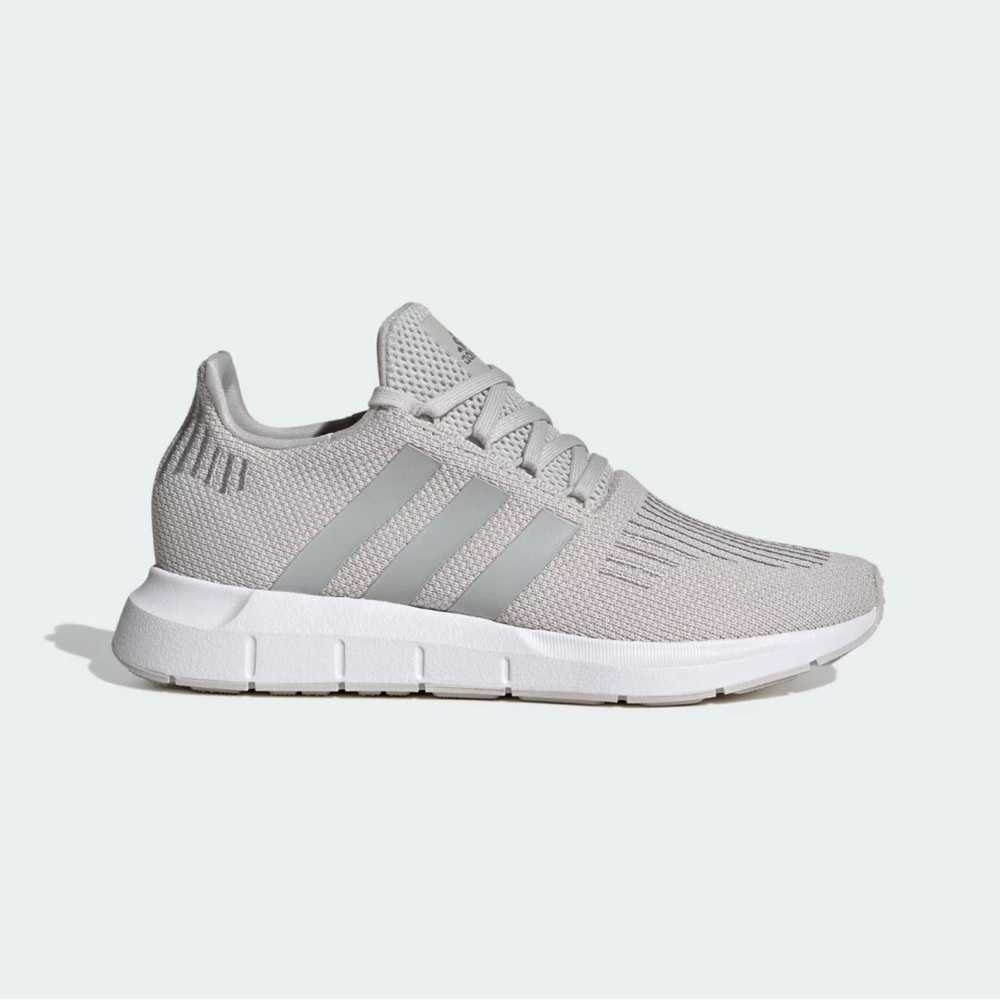 NIB Women Adidas  Swift Run 1.0 Running Shoes Grey/  Silver Metal ID0108